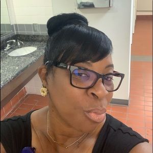 Meet your Posher, Tina